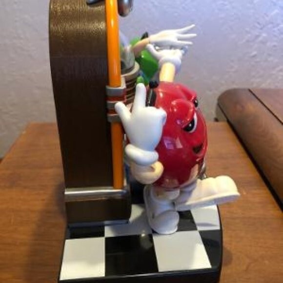 M&M's Rockin Roll Cafe Jukebox Candy Dispenser - Picture 5 of 7